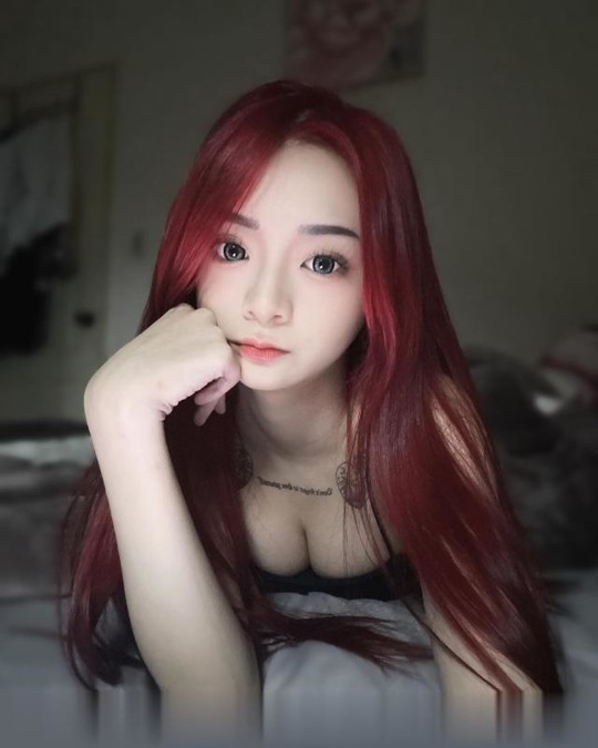 美甲小姐姐.
