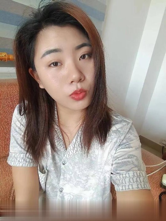 甜美型服务系妹子