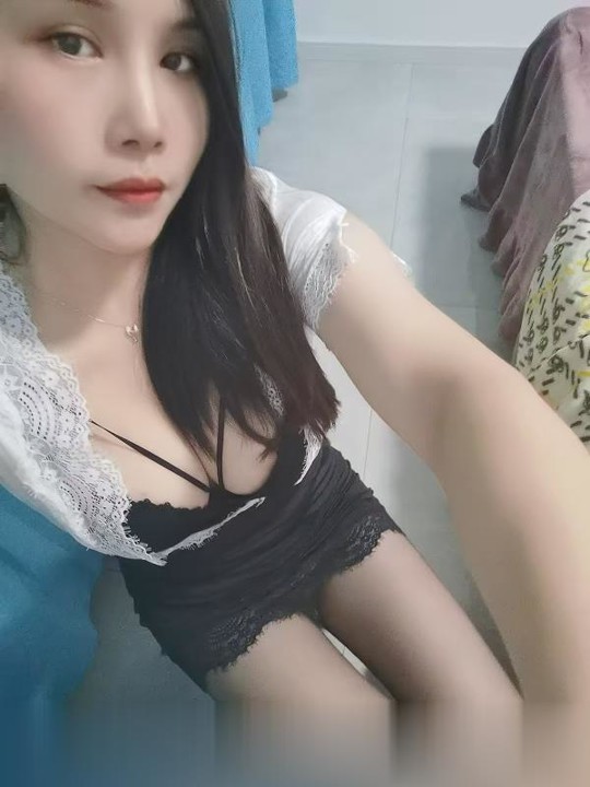 制服少妇小梦