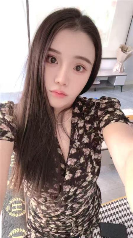 身材哇塞小女人